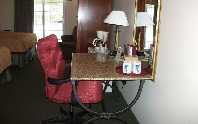 Travelodge by Wyndham Wasaga Beach