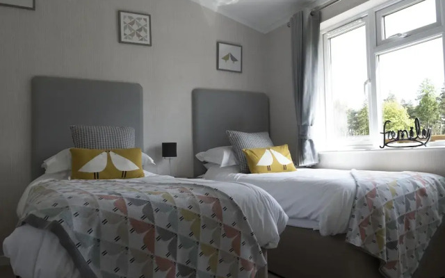 Hollicarrs Long Lane Lodge