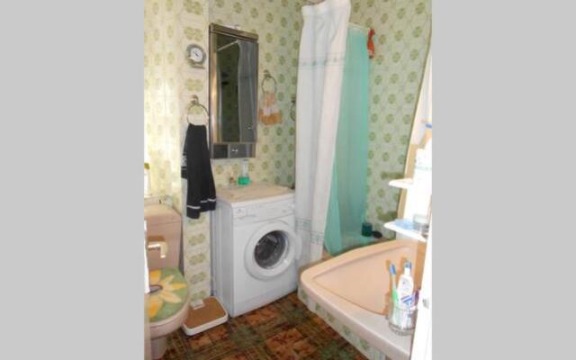 Comfortable House Center (1)