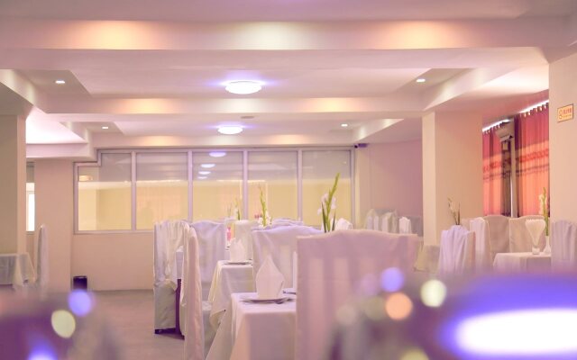 King & Queen Hotel