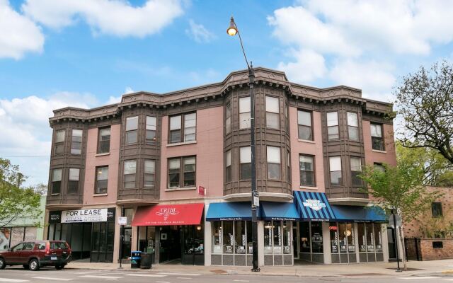 3BR Apt near Shops Dining and DePaul