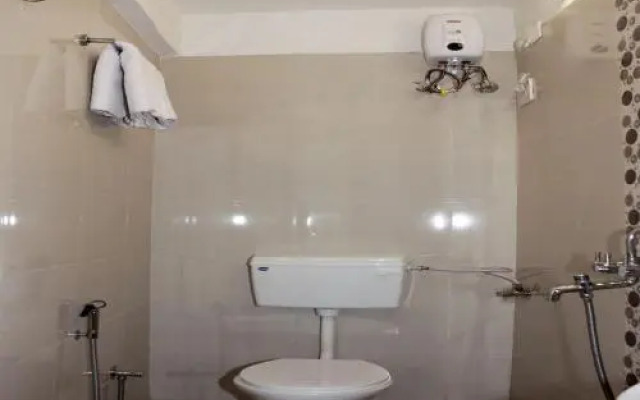 Hotel Victoria by OYO Rooms