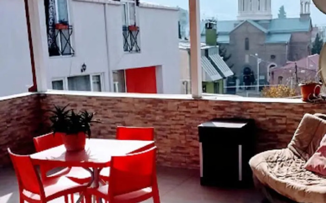 David L Hotel