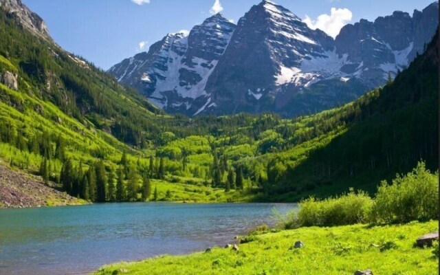 Downtown Aspen 2 Bedroom Condo