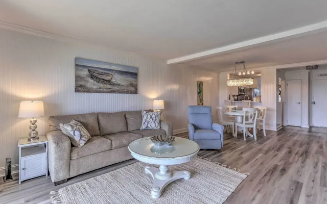 Harbor Island Beach Retreat - Steps to Ocean!