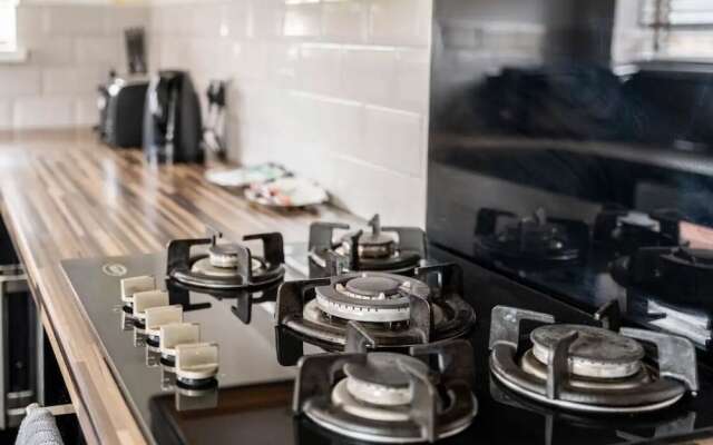 House With Modern Interior, Conveniently Located
