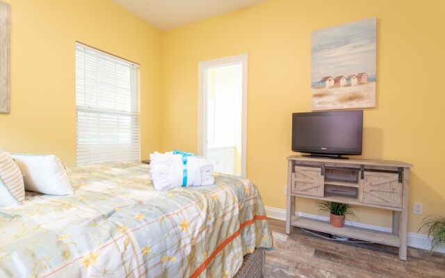 Across Street From Beach - Close to Pier Park - Sleeps 6!