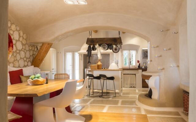 Kallos Villas & Suites