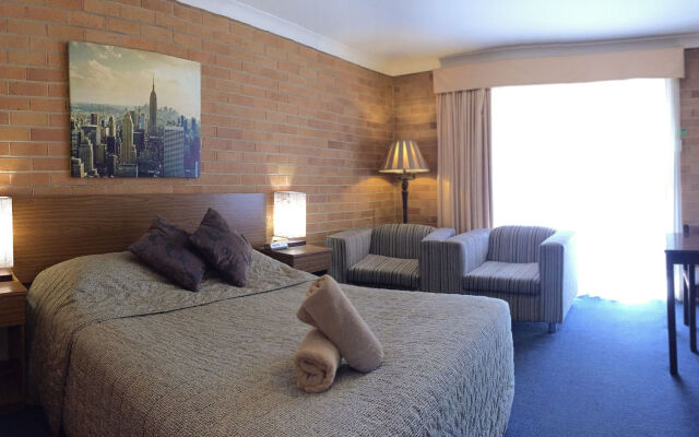 White Lanterns Motel