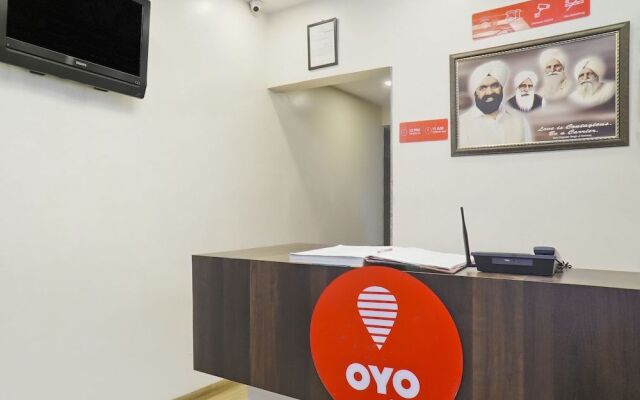 OYO 23524 Shades Of Royal