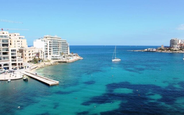 Spinola Bay Apartment by Getaways Malta