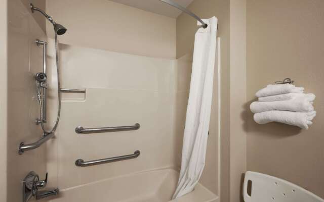 Super 8 by Wyndham Cromwell/Middletown