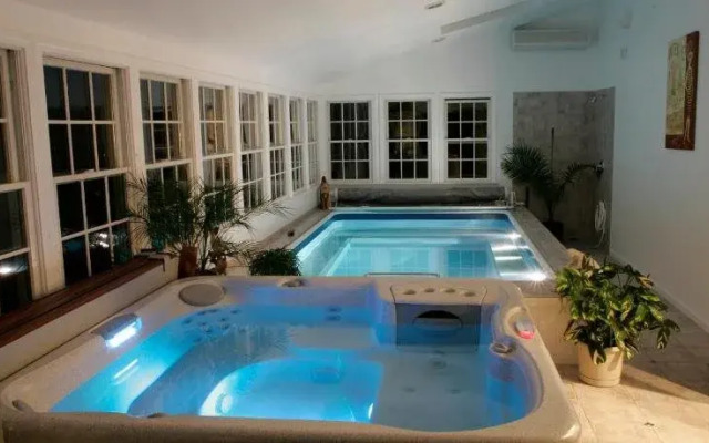 Whalewalk Inn and Spa