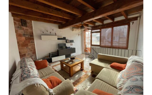 Casa Cervera Del Maestre