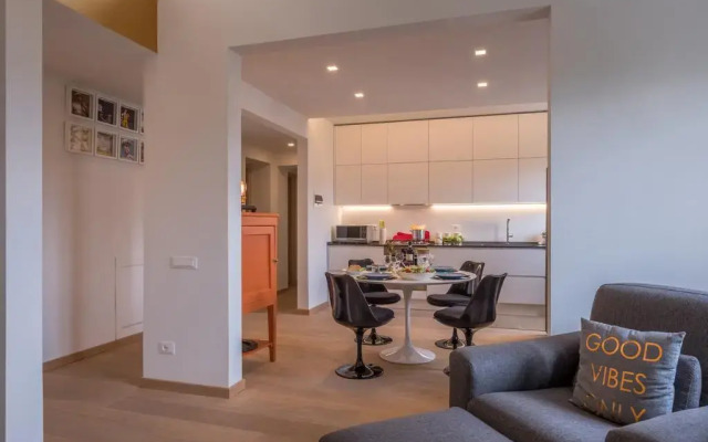 Apartment for 6 with Terrace And Parking