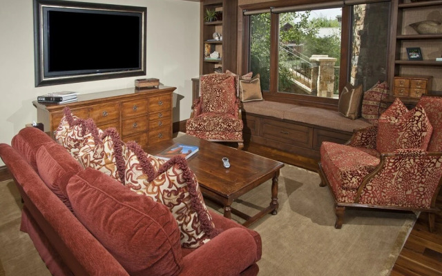 Cascade Village Chalet