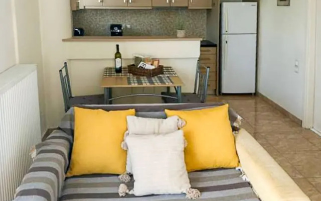 Filiatra Cozy Central Gem With Balcony