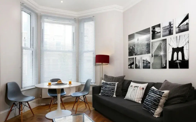 Experience Stunning Apartment Lifestyle. 10B