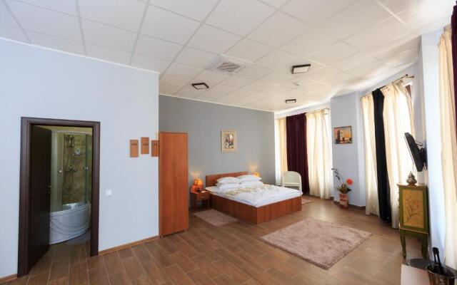 Corner Center Rental