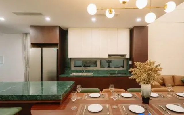 TRON Villa - 4BR Private Pool - Golfside Retreat