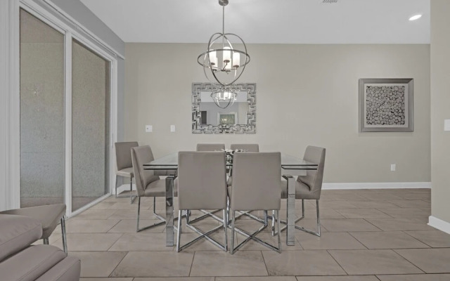 Luxury Davenport Home Perfect Family