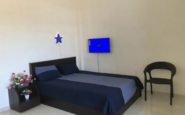 East Royal Holiday Inn
