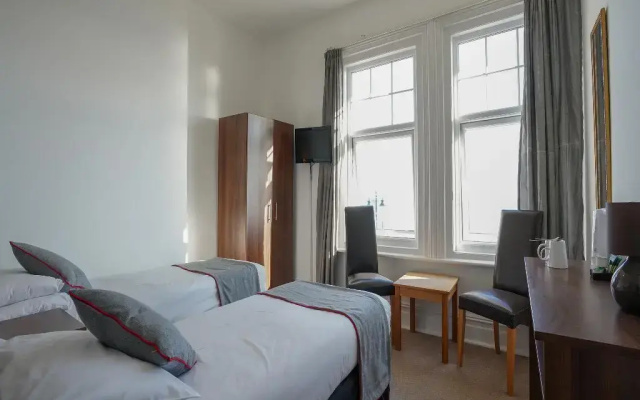 OYO Shanklin Beach Hotel