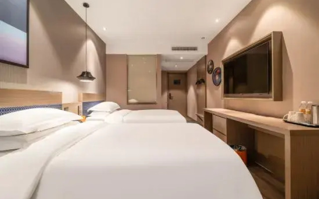 Weiting Hotel (Shanghai Bund Nanjing East Road Pedestrian Street)