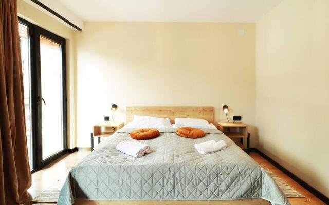 Stylish Apartment in Marshall
