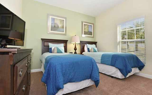 Paradise Palms 8951