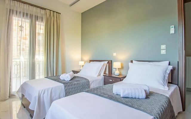 Zissis Villa & pool 5min drive to beach