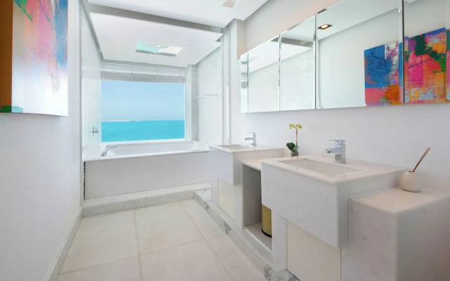 Overwater Luxury Retreat - Nurai Island