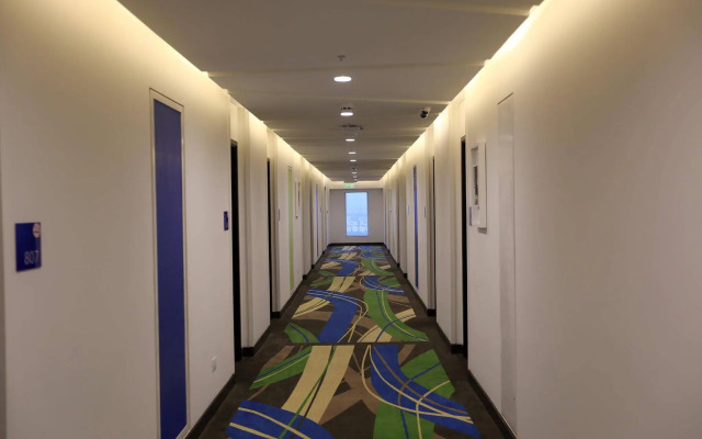 Holiday Inn Express Chennai Old Mahabalipuram Road