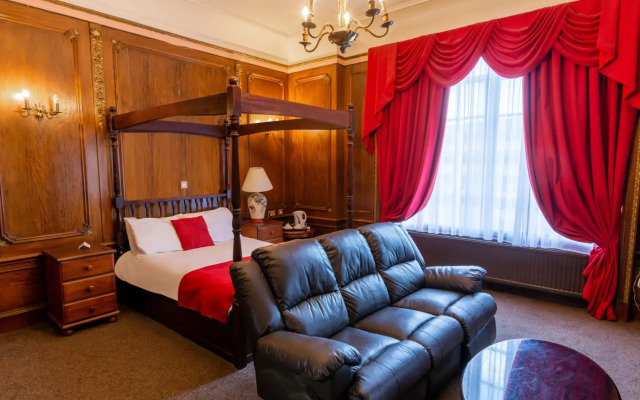 Britannia Adelphi Hotel