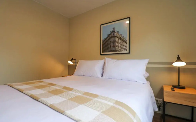 w Glorious 2BR w Perfect Balcony Near Kennedy Park