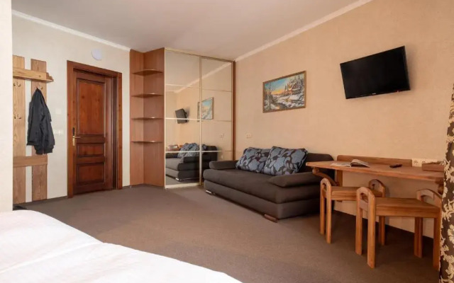Private Rooms in Hotel Lift 1R