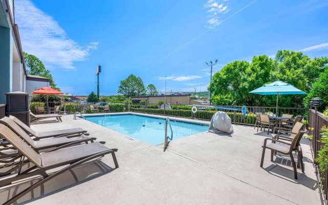 Quality Inn Pelham I-65 exit 246