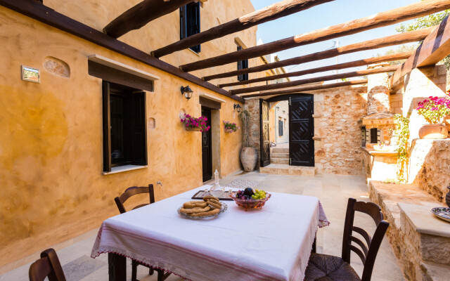 ERONDAS Cretan Country Villas