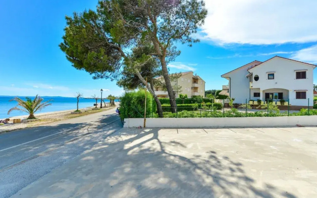 Apartments in House Liveric, in Vir at the Beach