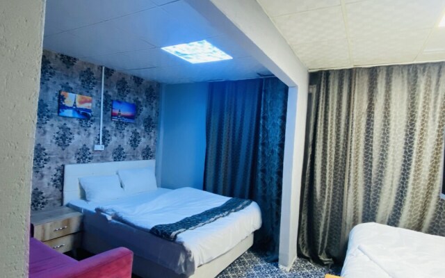 Zeus Convenient Suit İstanbul