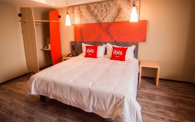 ibis Weihai Oriental New Ground  Hotel
