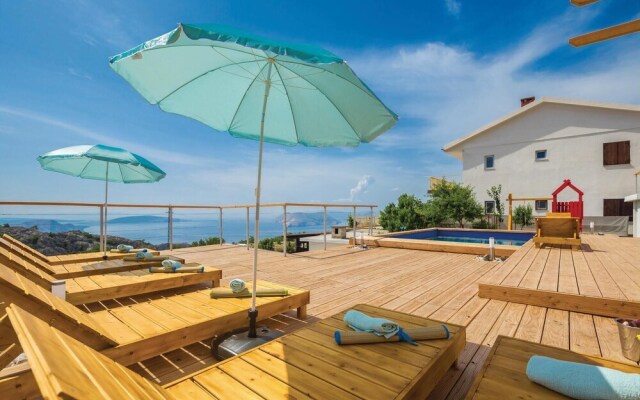 Nice Home in Lukovo with Hot Tub, WiFi & 4 Bedrooms