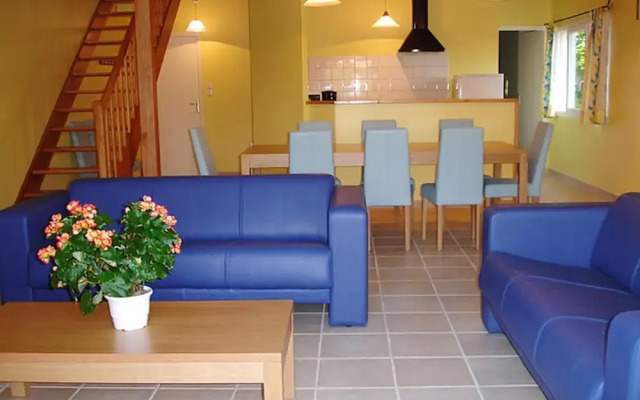 House With 5 Bedrooms in Saint-vincent-la-châtre, With Pool Access, Fu