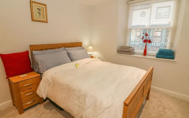 Flat 2 Galloway House
