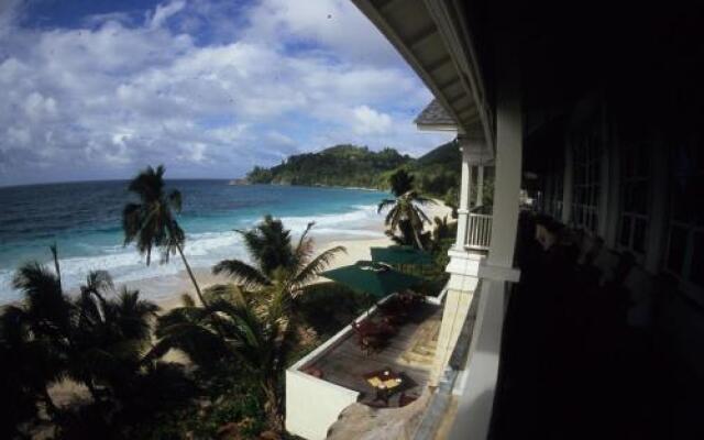 Residence on the Rocks