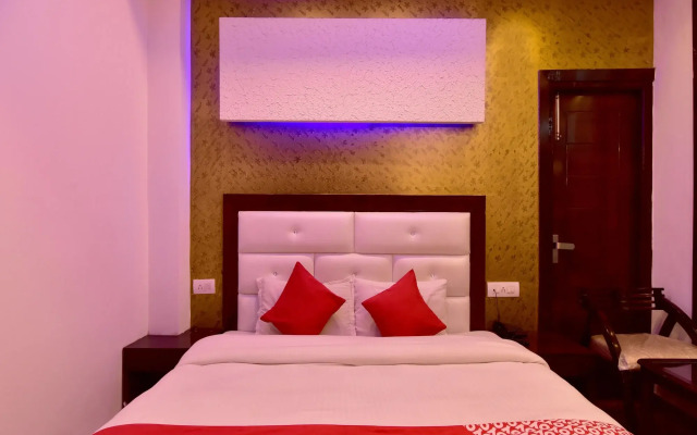 Hotel Whispering River