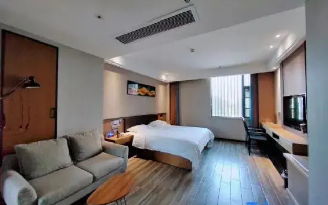 Leading Show Hotel (Jingzhou Fangte Branch)
