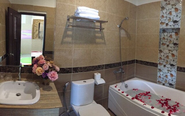 Mi Lan Corner Hotel
