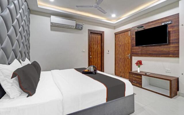 Collection O 703562 Hotel Apple Grand