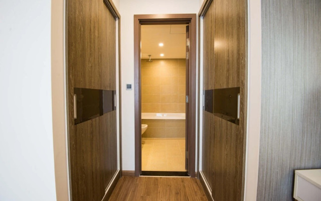 Luxury Apartment at VinHomes Metropolis